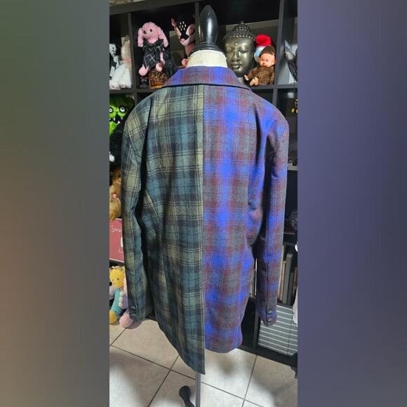 Current Mood Calling A Cab Plaid Blazer - Picture 2 of 2
